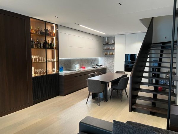 Tirane, shitet apartament duplex Dublex Kati 10, 356 m² (Square 21)