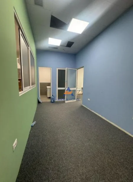 Tirane, jepet me qera ambjent biznesi Kati 0, 204 m² 3.000 € (RRUGA SIRI KODRA)