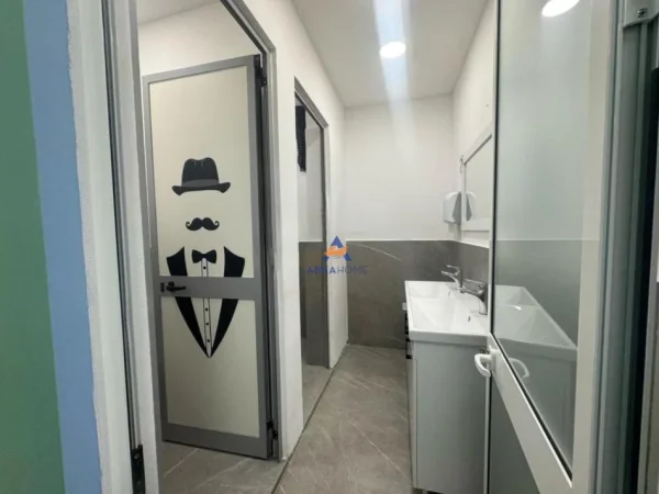 Tirane, jepet me qera ambjent biznesi Kati 0, 204 m² 3.000 € (RRUGA SIRI KODRA)