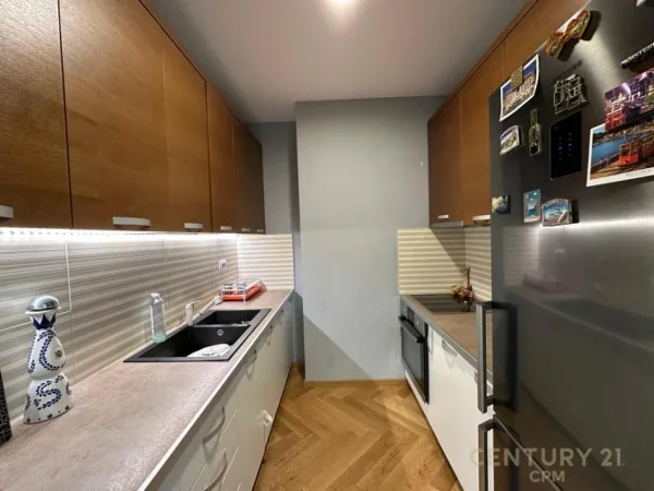 Tirane, jepet me qera apartament 1+1 Kati 10, 90 m² 1.200 € 