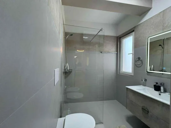 Tirane, jepet me qera apartament 2+1+parkim Kati 7, 100 m² 800 € (ASTIR TEK RIVER RESIDENCE)