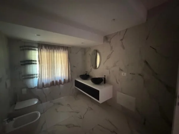 SHITET VILE 2 KATESHE NE LINZE -DAJT   349 m² 600.000 €