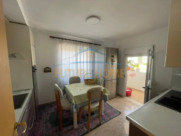Tirane, shitet apartament 3+1+Ballkon Kati 6, 99 m² 150.000 € (Brryli)