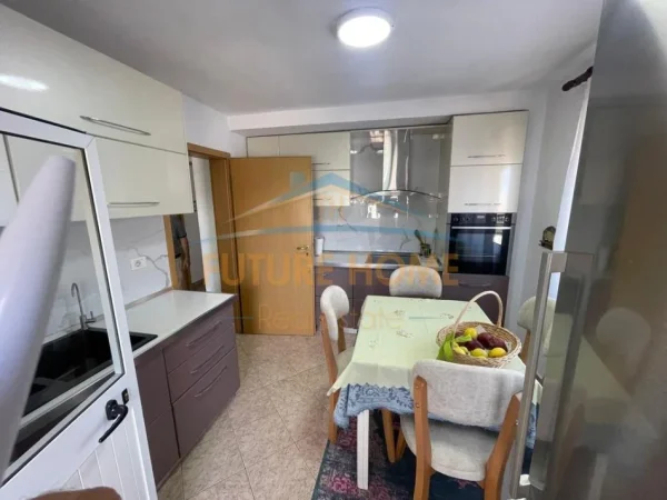 Shitet, Apartament 3+1+2+Depo, Brryli, Tiranë