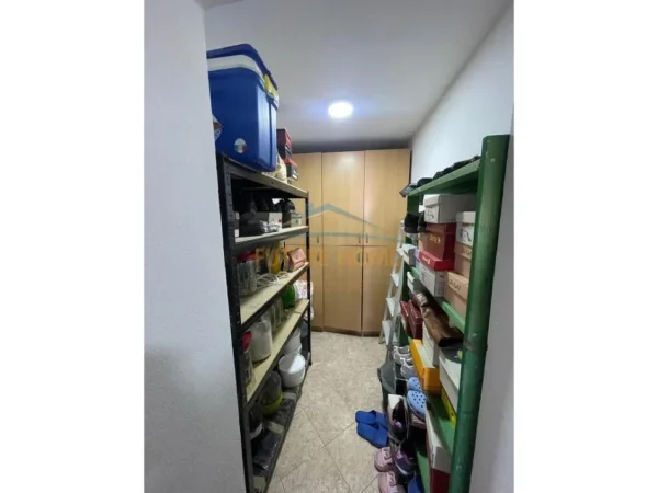 Shitet, Apartament 3+1+2+Depo, Brryli, Tiranë