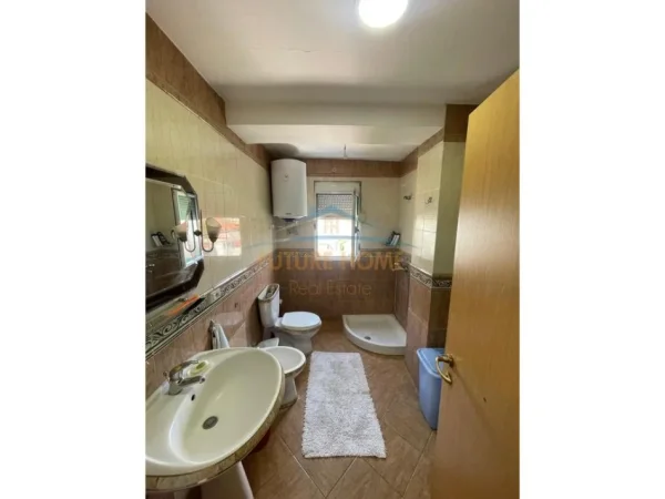 Shitet, Apartament 3+1+2+Depo, Brryli, Tiranë