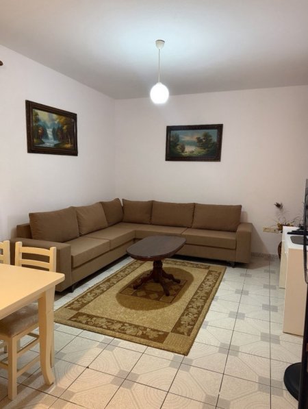 Tirane, jepet me qera apartament 2+1 Kati 1, 85 m² 450 € (Hotel Deluxe , Pallati me Shigjeta)
