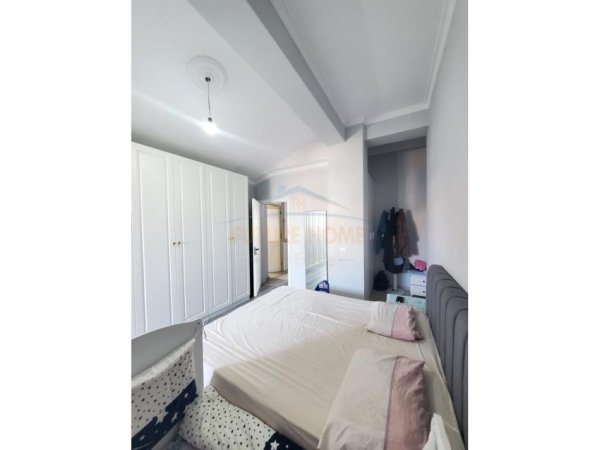 Shitet, Apartament 3+1+2,Fresk, Tirane.