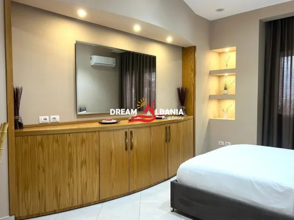 Tirane, jepet me qera apartament 1+1+Ballkon Kati 2, 65 m² 600 € (Ne zonen e Kopshtit Botanik)