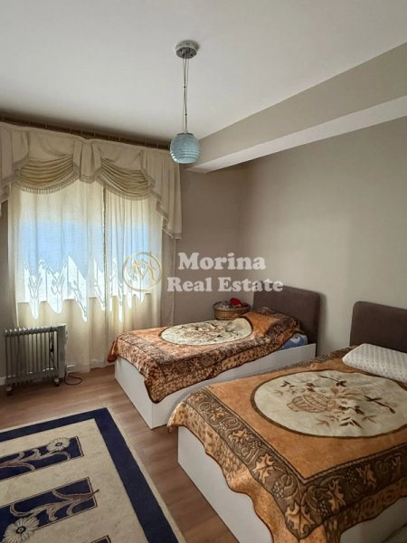 Tirane, jepet me qera apartament 2+1 Kati 3, 120 m² 900 € (Kafe Flora)