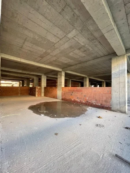 Durres, jepet me qera ambjent biznesi Kati 0, 122 m² 2.200 € 