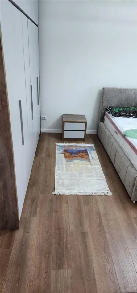 Tirane, jepet me qera apartament 2+1+Ballkon Kati 4, 115 m² 750 € (Bulevardi Zogu I)