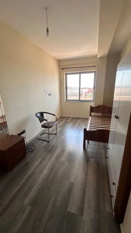 Tirane, jepet me qera apartament 2+1+Ballkon Kati 3, 120 m² 400 € (Astir , Bar Oslo)