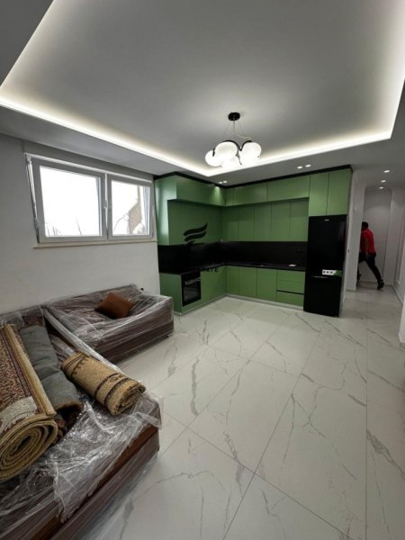 Tirane, jepet me qera apartament 1+1 Kati 1, 78 m² 500 € (500)