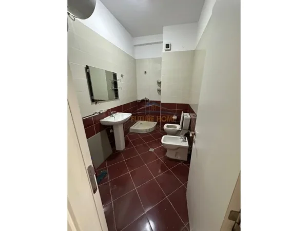 Shitje, Apartament 2+1+2+verande, Komuna e Parisit, Tirane.