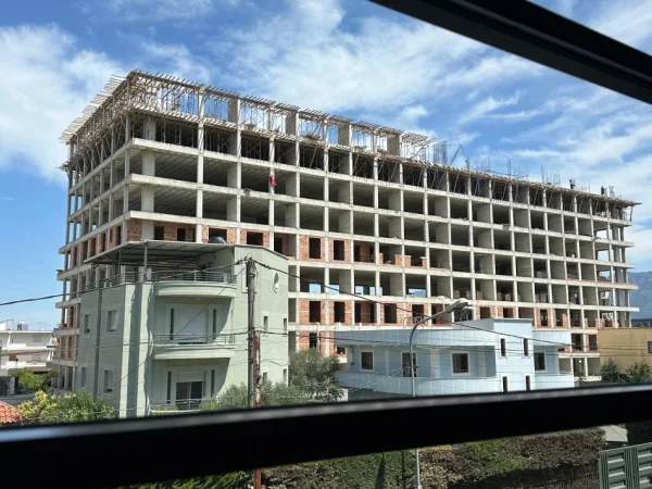 Tirane, shitet apartament 1+1 Kati 2, 70 m² 55.000 € ( Shitet Super Apartament 1+1 ne Kamëz, Zona e Ullirit me Super Cmim.)