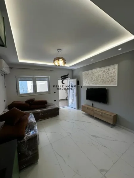 Tirane, jepet me qera apartament 1+1+Ballkon Kati 1, 78 m² 500 € (QYTET STUDENTI)