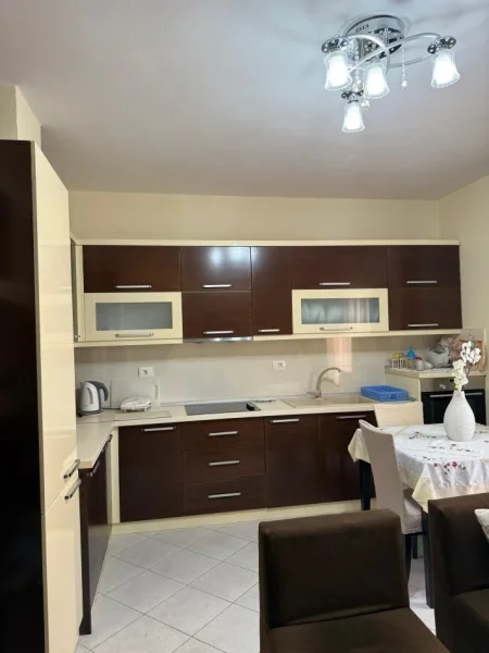 Vlore, shitet apartament 1+1 Kati 3, 70 m² 110.000 € (Rruga e Cipajve)