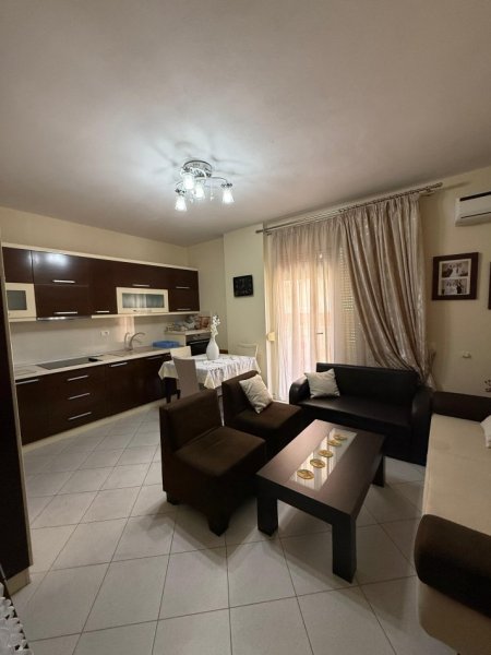 Vlore, shitet apartament 1+1 Kati 3, 70 m² 110.000 € (Rruga e Cipajve)