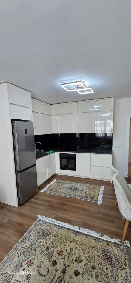 Tirane, jepet me qera apartament 2+1+Aneks+Ballkon Kati 4, 115 m² 750 € (Bulevardi Zogu i Pare)