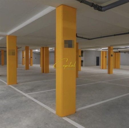 Shqiperi, jepet me qera ambjent biznesi Kati -1, 450 m² 1.600 € (PORCELAN)