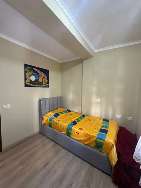 Tirane, jepet me qera apartament 2+1+Ballkon Kati 4, 74 m² 600 € (STADIUMI DINAMO)