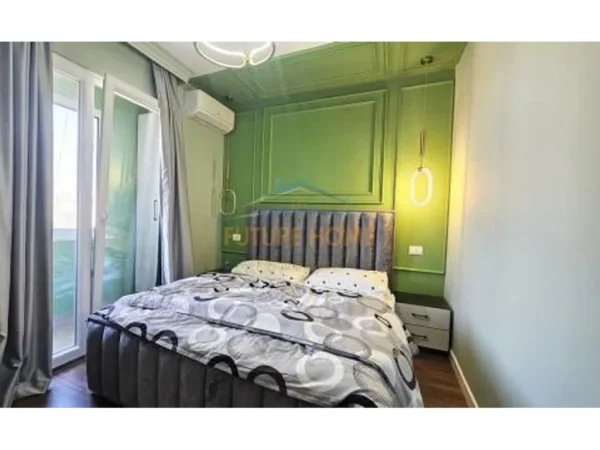 Shitet, Apartament 1+1, Bulevardi Zhan Dark, Tirane.