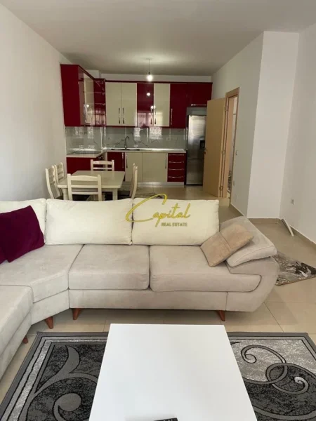 Tirane, jepet me qera apartament 3+1 Kati 2, 142 m² 650 € (KINOSTUDIO)