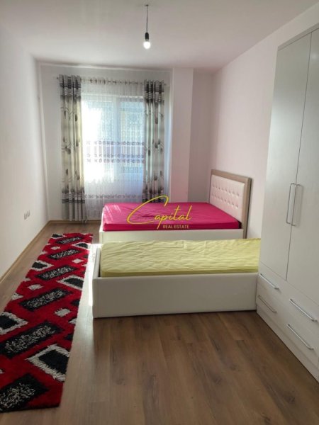 Tirane, jepet me qera apartament 3+1 Kati 2, 142 m² 850 € (KINOSTUDIO)
