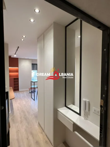 Tirane, jepet me qera apartament 1+1+Ballkon Kati 6, 55 m² 700 € (Tek Rruga Karl Gega)