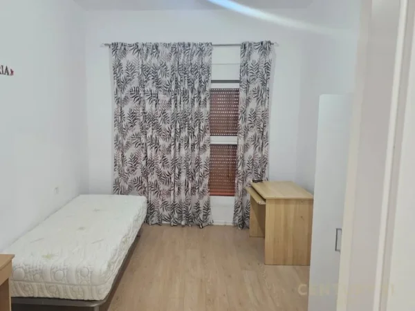 Tirane, jepet me qera apartament 2+1 Kati 6, 88 m² 520 € (Mangalem)