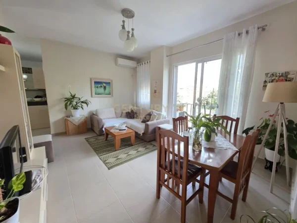 Tirane, shes apartament 2+1 , 130.000 € (Fresku)