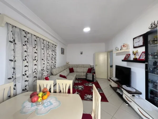 Tirane, shitet apartament 1+1 , 67 m² (Tek Melisa)