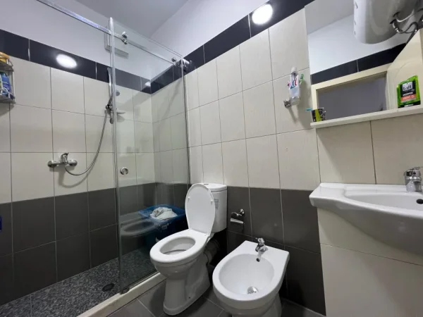 Tirane, shitet apartament 1+1 , 67 m² (Tek Melisa)