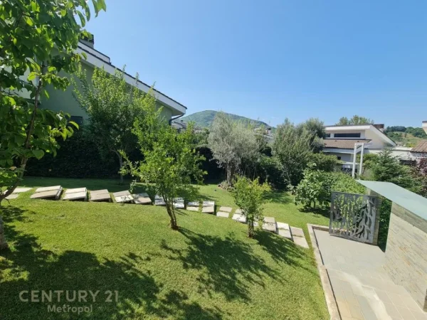 Tirane, jepet me qera Vile 3+1+Ballkon Kati 3, 590 m² 3.500 € (Long Hill Rezidence)