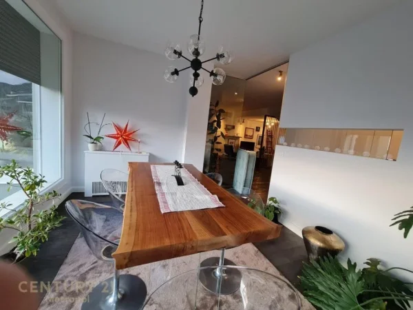 Tirane, jepet me qera Vile 3+1+Ballkon Kati 3, 590 m² 3.500 € (Long Hill Rezidence)