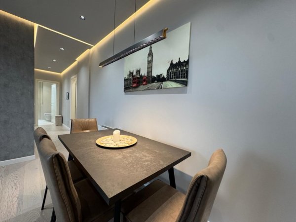 Tirane, jepet me qera apartament 2+1 , 120 m² 950 € 