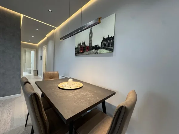 Tirane, jepet me qera apartament 2+1 , 120 m² 950 € 