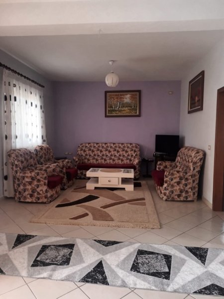 Tirane, jepet me qera apartament 2+1 Kati 1, 125 m² 150 € (QTU)