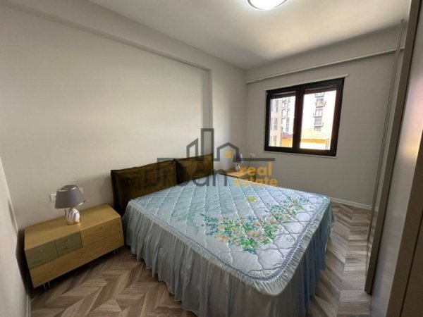 Tirane, jepet me qera apartament 3+1+Ballkon Kati 9, 140 m² 900 € (Pranë Pazarit të Ri)