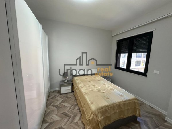 Tirane, jepet me qera apartament 3+1+Ballkon Kati 9, 140 m² 900 € (Pranë Pazarit të Ri)