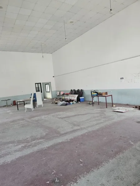 Tirane, jepet me qera magazine , 1.200 m² 4.000 € 