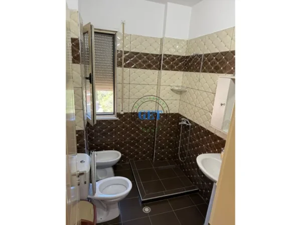 Durres, jepet me qera apartament 2+1 Kati 3, 95 m² 500 € (Plazh)