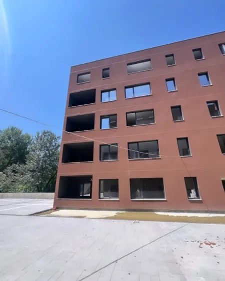 Tirane, shitet apartament 2+1 , 1.200 m² (Xheluk Residence)