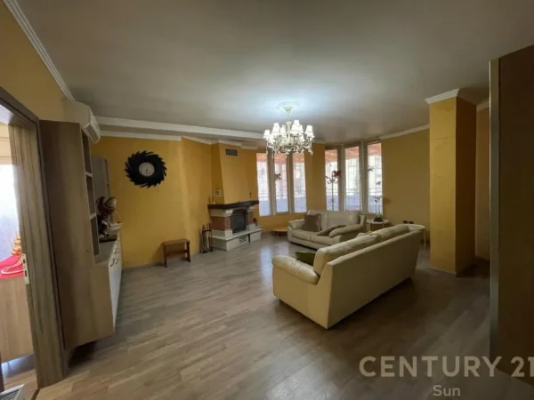 Tirane, jepet me qera apartament+verande | Penthouse 3+1+Ballkon Kati 5, 431 m² 2.500 € (Fresku)