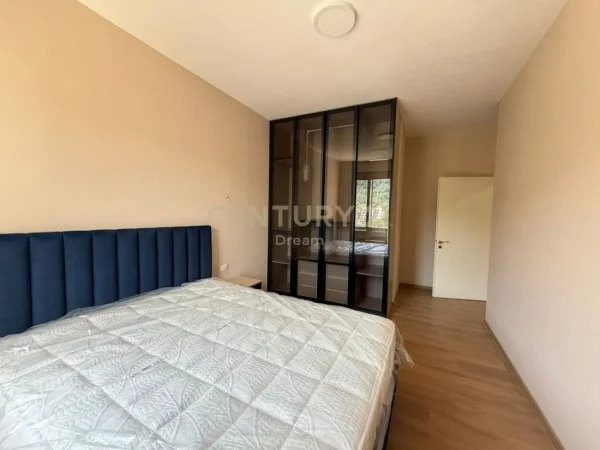 Tirane, jepet me qera apartament 2+1 Kati 4, 90 m² 700 € (Liqeni Thate)