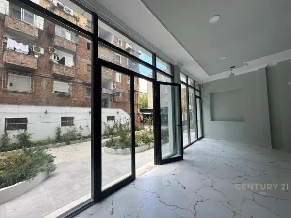 Tirane, jepet me qera ambjent biznesi Kati 0, 60 m² 1.500 € 