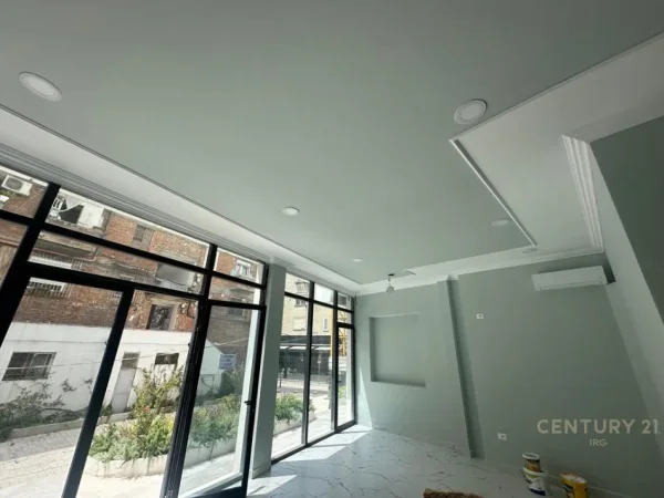 Tirane, jepet me qera ambjent biznesi Kati 0, 60 m² 1.500 € 