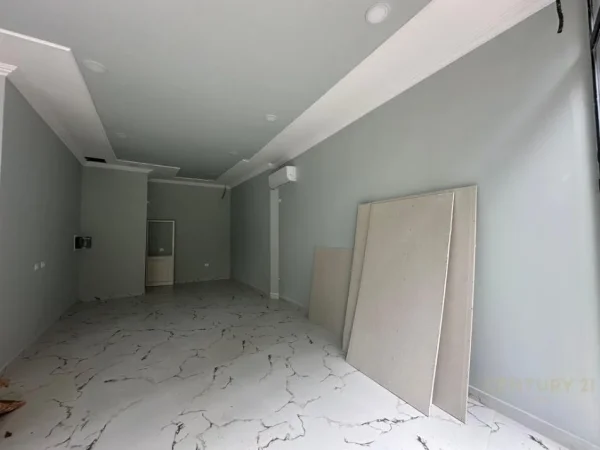 Tirane, jepet me qera ambjent biznesi Kati 0, 60 m² 1.500 € 