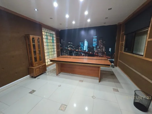 Tirane, jepet me qera ambjent biznesi Kati 0, 180 m² 700 € 